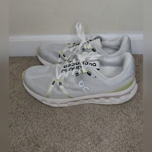 ON Running Light Gray  and Green Sneakers Women Size 10